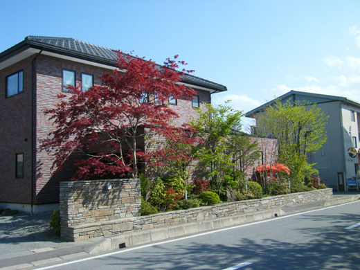 長野県佐久市 緑治園 の植木造園 保守管理について 質の高い庭園管理をご提供